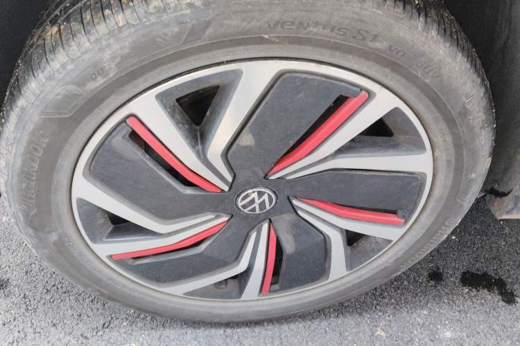 Used Volkswagen Tharu 2024 300TSI Two-Wheel-Drive Moon Luxury Edition