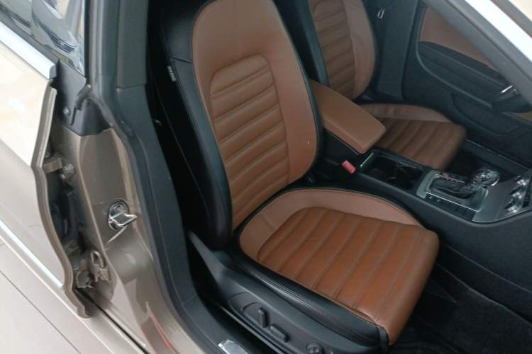 Used Volkswagen FAW-Volkswagen CC 2016 2.0 TSI Luxury Model
