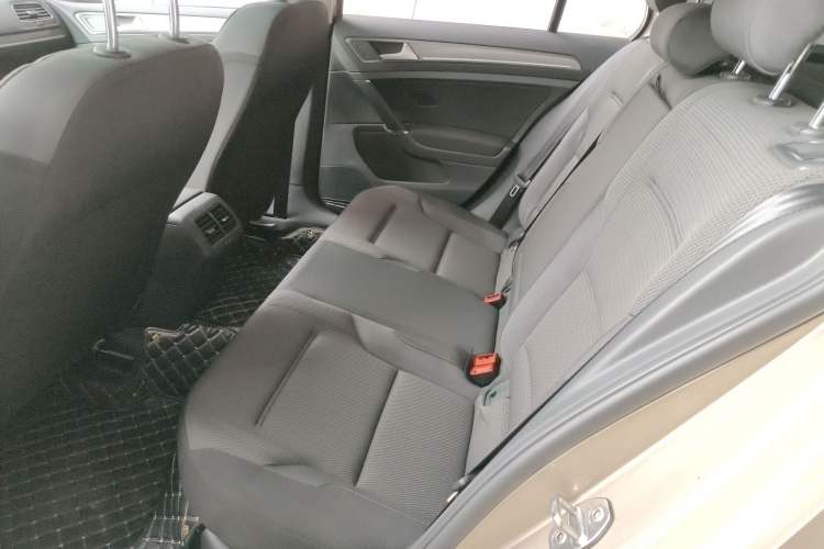 Used Volkswagen Golf 2016 230TSI Automatic Comfort Version
