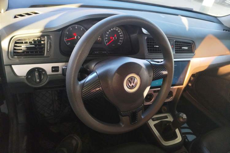 Used Volkswagen Lavida 2013 Revised Classic 1.6L Manual Fashion Edition
