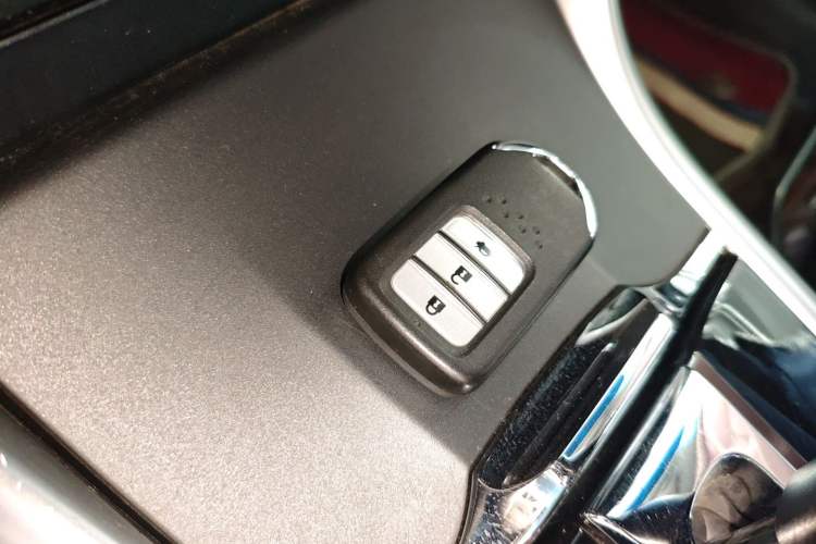 Used Honda Crider 2013 1.8L automatic luxury edition