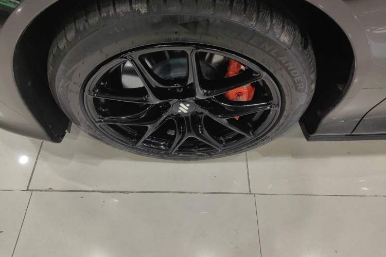 Used  L6 2025 Ultra Model