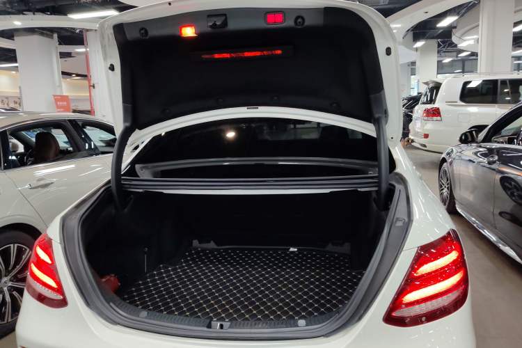 Used Mercedes-Benz E-Class 2018 Restyled E 300 L Sport Luxury Edition
