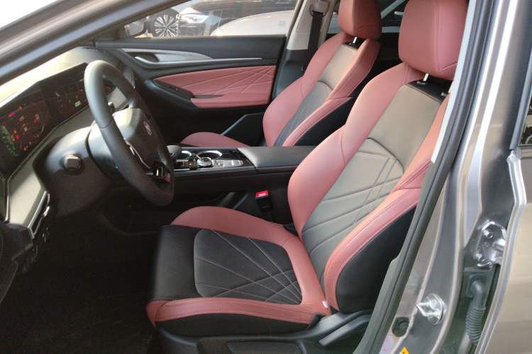 Used Changan Eado 2024 PLUS Blue Whale NE 1.4T GDI DCT High-Energy Edition