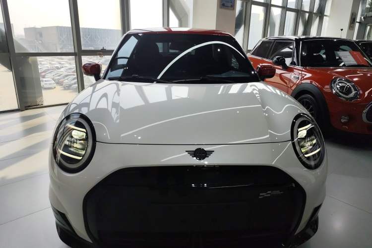 Used MINI Electric MINI COOPER 2024 452km COOPER SE Racing Driver
