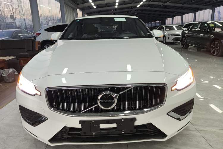 Used Volvo S60 2025 B4 Zhiyuan Luxury Edition