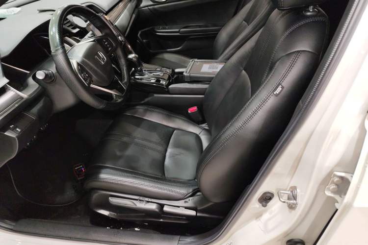 Used Honda Civic 2021 HATCHBACK 220TURBO CVT Trendy Cool Edition
