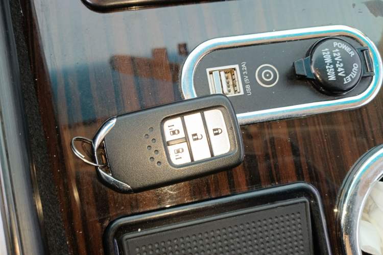 Used Honda Elysion 2016 2.4L Style Edition
