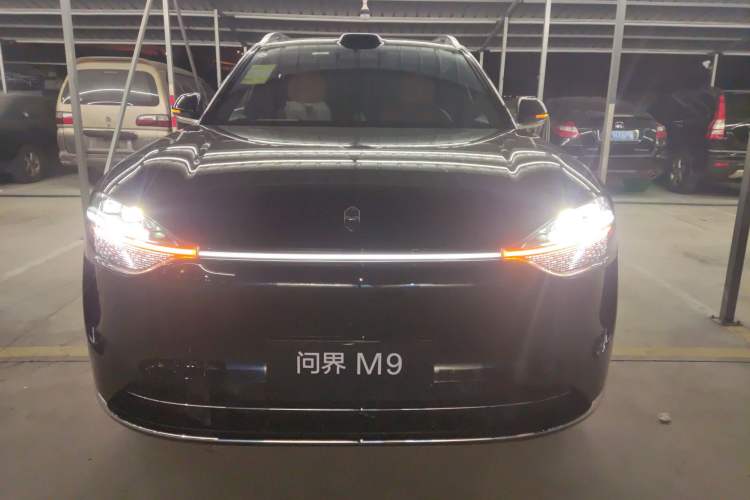 Used Hima AITO M9 2025 Extended-Range Ultra Version 52 kWh 6-Seater
