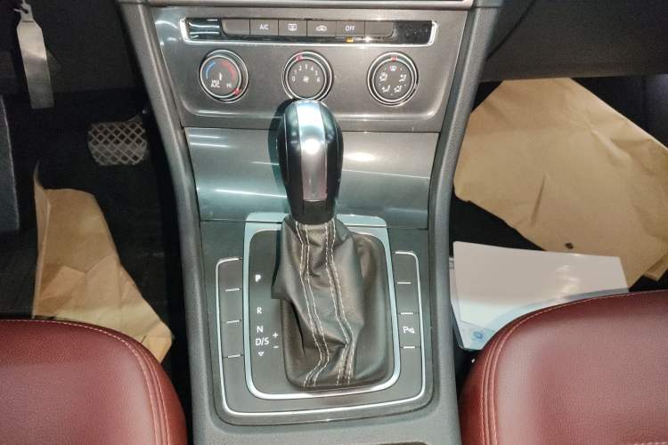 Used Volkswagen Golf 2017 230TSI Automatic Comfort Edition – Celebrating Milestone of One Million Units
