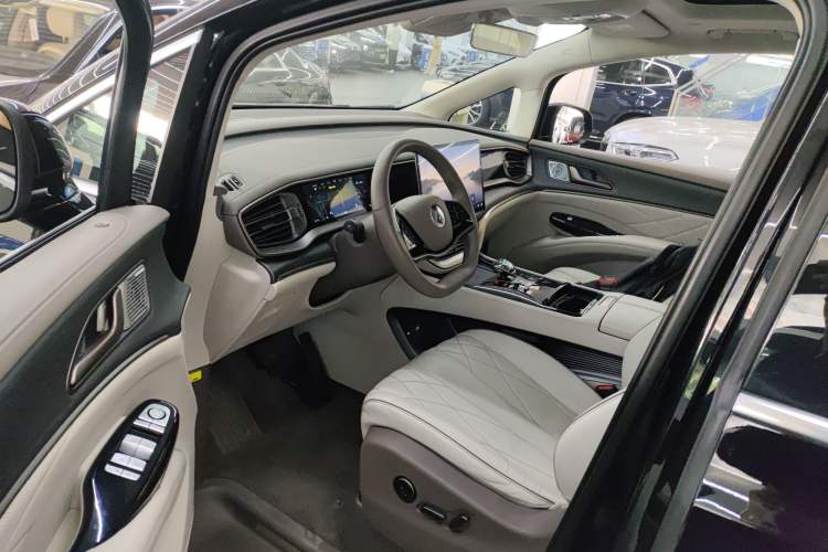 Used Denza D9 2022 DM-i 970 Four-Wheel Drive Prestige Model