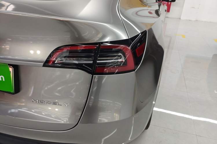 Used Tesla Model Y 2023 Rear-Wheel-Drive Version
