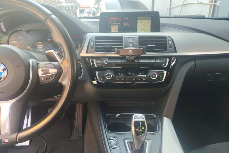 Used BMW 3 Series 2018 320i M Sport Night Edition
