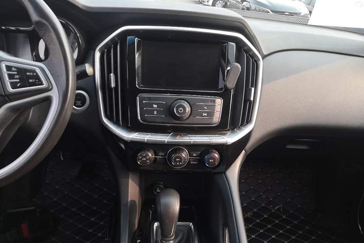 Used JMC Yusheng S350 2016 2.0T Automatic All-Wheel Drive Gasoline Ultra-Luxury 5-Seater