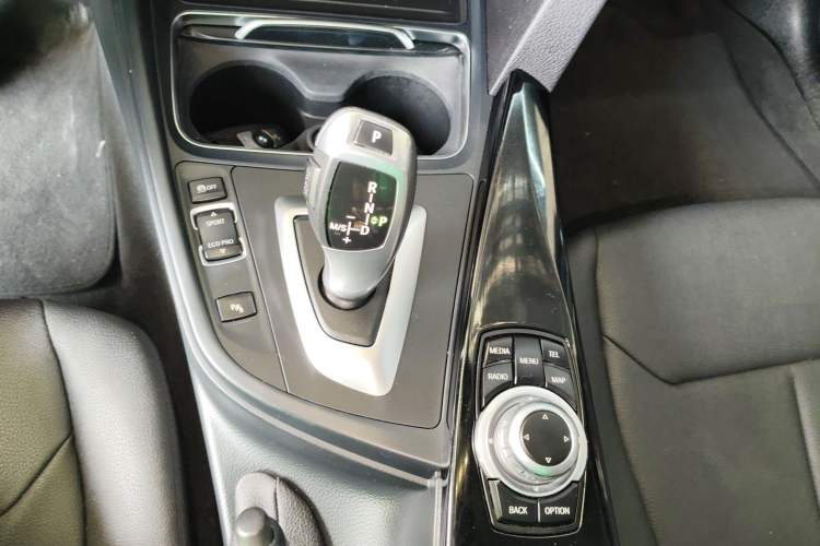 Used BMW 3 Series 2016 320Li Fashion Model
