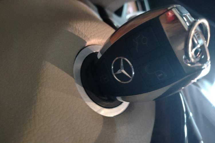 Used Mercedes-Benz M-Class 2014 ML 400 4MATIC Dynamic Model