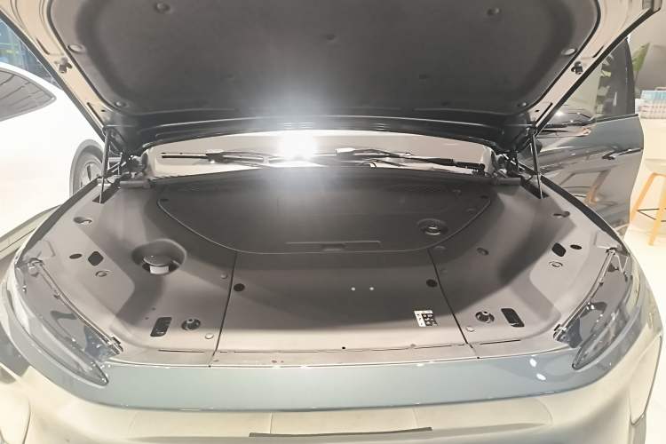 Used Nio ES8 2024 75 kWh