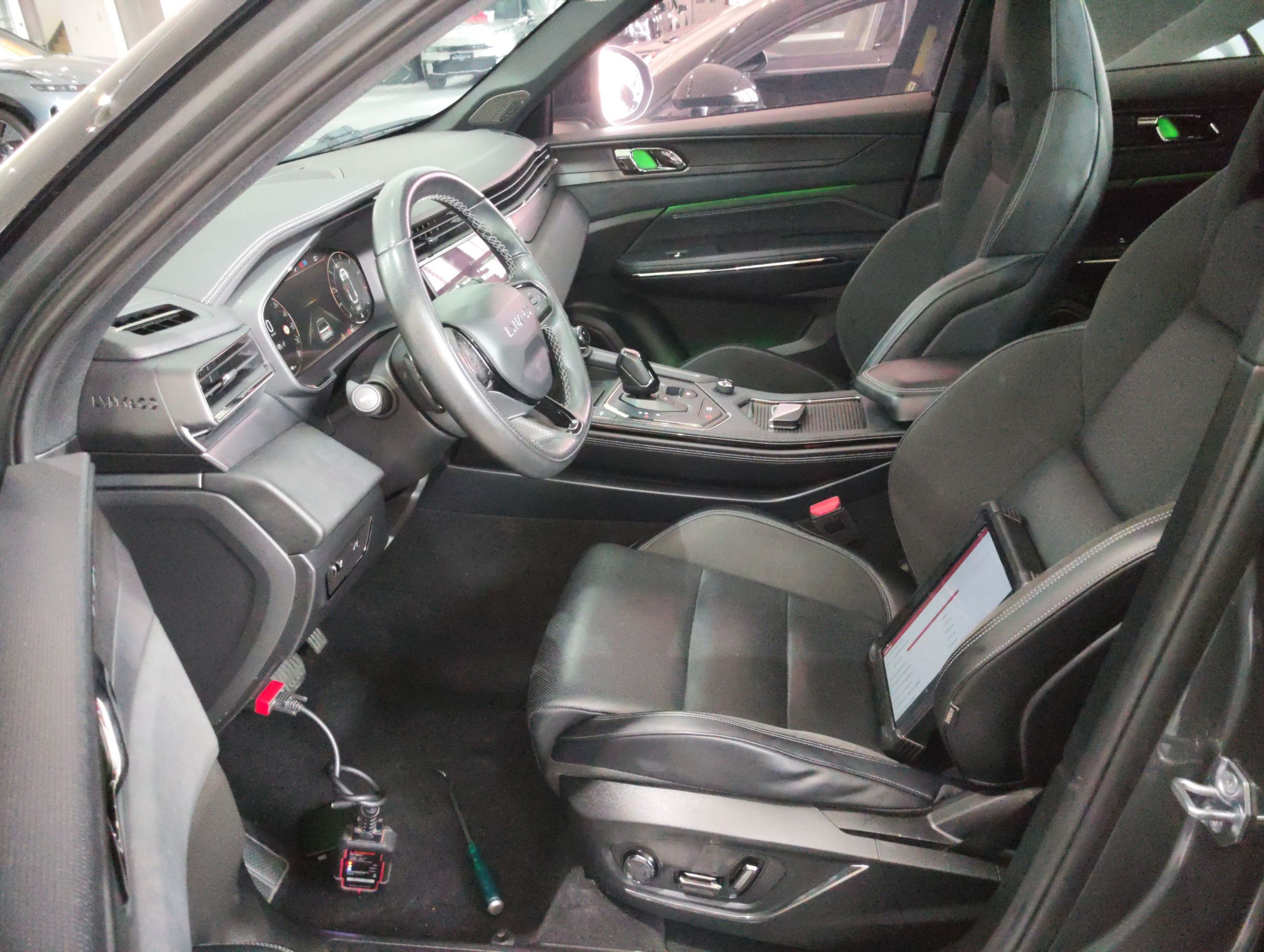 Переднее сиденье в автомобиле