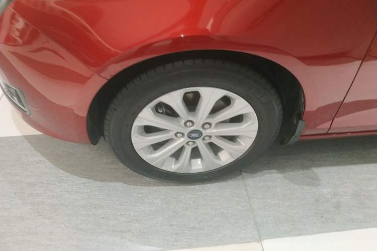 Used Ford Escort 2015 1.5L Automatic Fashion Model
