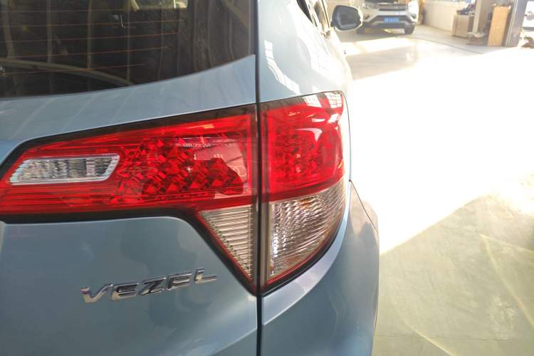 Used Honda Vezel 2020 1.5L CVT Pioneer Edition
