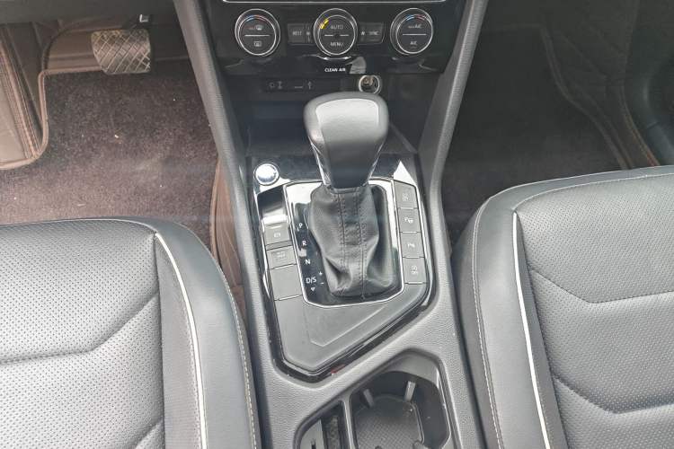 Used Volkswagen Tiguan L 2017 330TSI Automatic Two-Wheel Drive Flagship Edition
