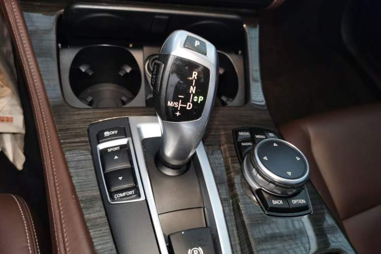 Used BMW 5 Series 2014 525Li Luxury Design Package
