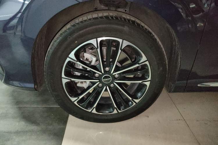 Used Roewe iMAX8 2022 400TGI Prestige Edition
