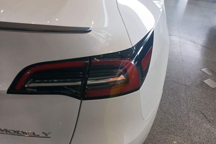 Used Tesla Model Y 2022 Performance High-Performance All-Wheel-Drive Version
