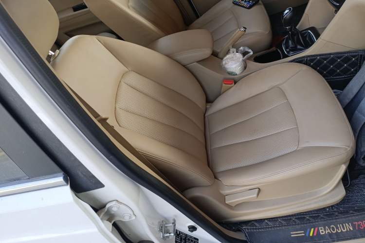 Used Baojun 730 2016 1.5L Manual Comfort Version 7 Seats China V Emission Standard