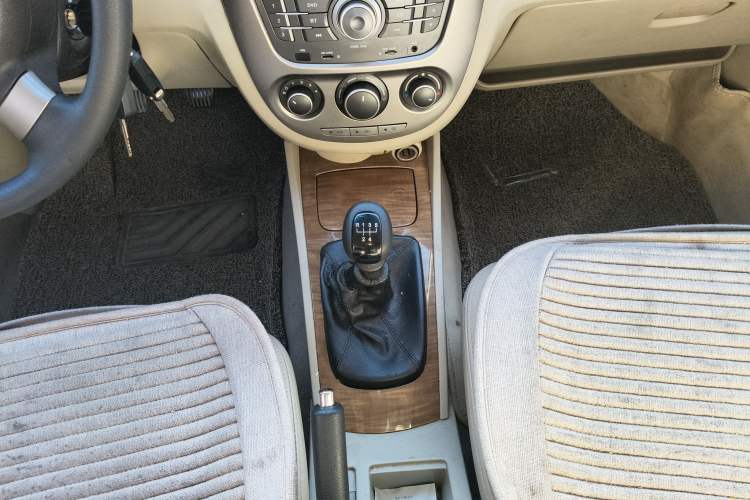 Used Buick Excelle 2015 1.5L Manual Classic Trim