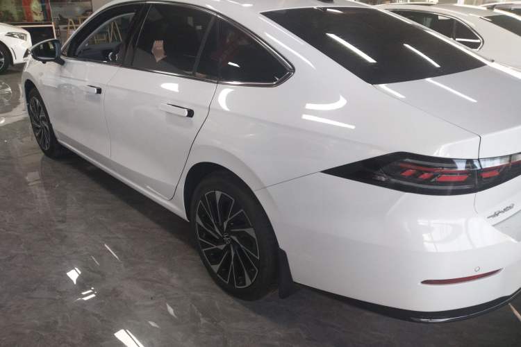 Used Volkswagen Sagitar 
