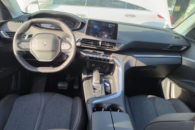 Used Peugeot 5008 2017 380THP 5-Seater Elite Edition
