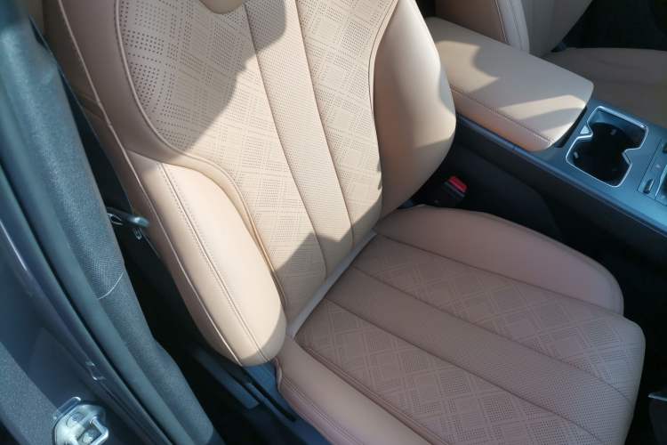 Used BYD Song L DM-i 2024 112 km Leading Edition