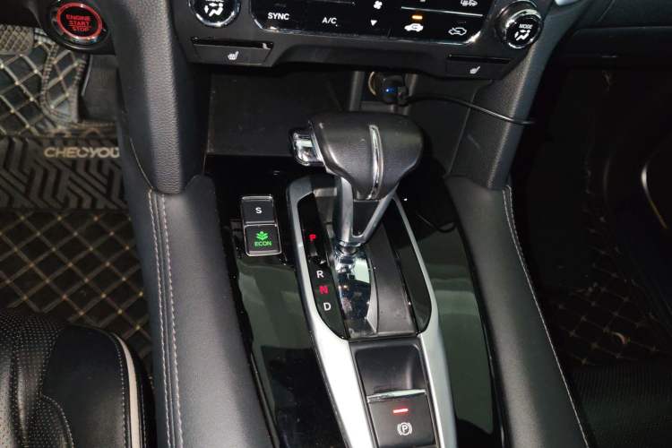 Used Honda UR-V 2017 240TURBO Two-Wheel Drive Luxury Edition China V
