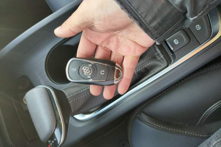 Used Buick Velite 6 2023 430km Range Commuter Version
