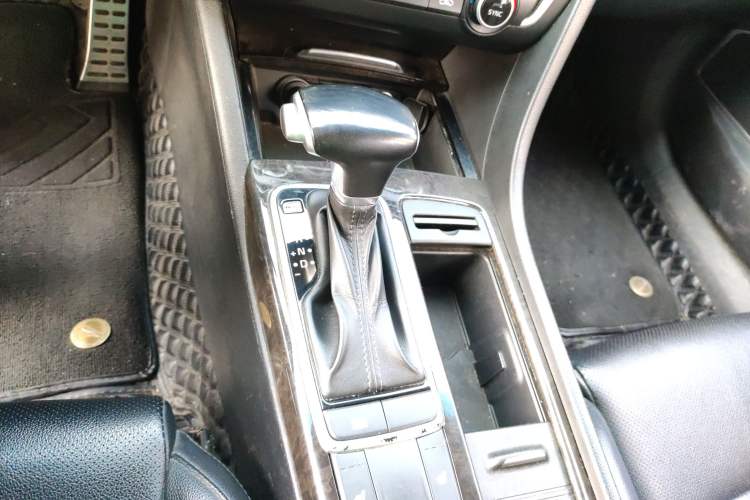 Used Kia K5 2016 2.0L Automatic LUX