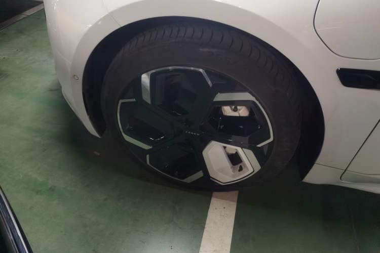 Used Zeekr 001 2023 WE Edition 140 kWh Long-Range Package