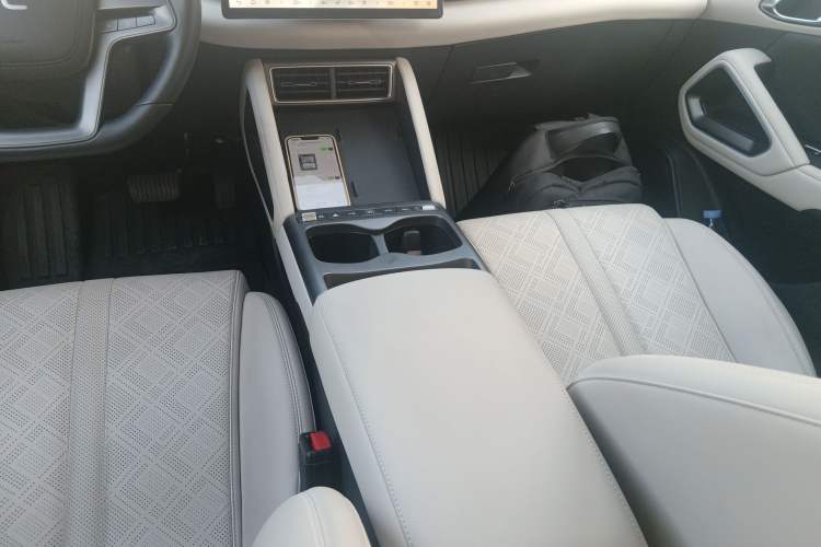 Used BYD Yuan UP 2025 Intelligent Driving Version 401 km Leading Edition