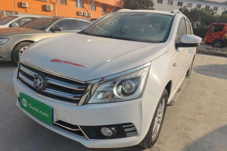 Used Venucia T70 2015 2.0L CVT Smart Edition