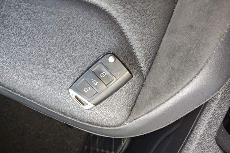 TDK.VehicleDetails.img