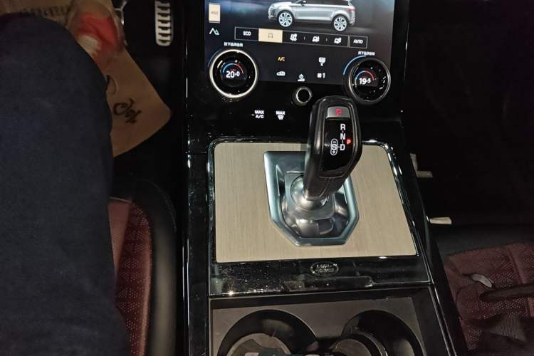 Used Land Rover Range Rover Evoque 2021 Range Rover Velar 249 PS R-Dynamic HSE Luxury Edition