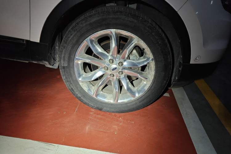 Used Ford Explorer 2013 3.5L Deluxe Model
