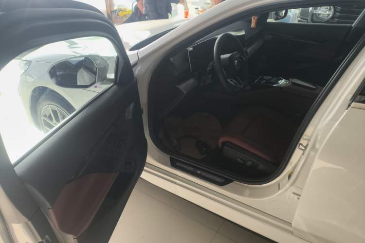 Used BMW i5 2025 eDrive 35L M Sport Package
