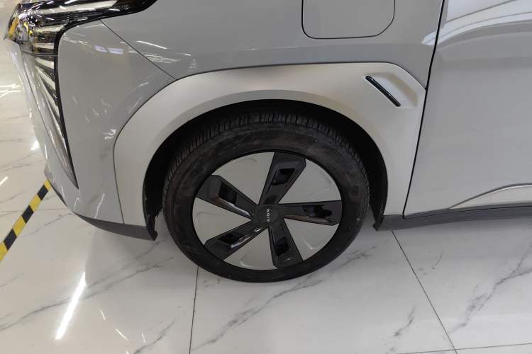 Used AION Y 2024 Younger
