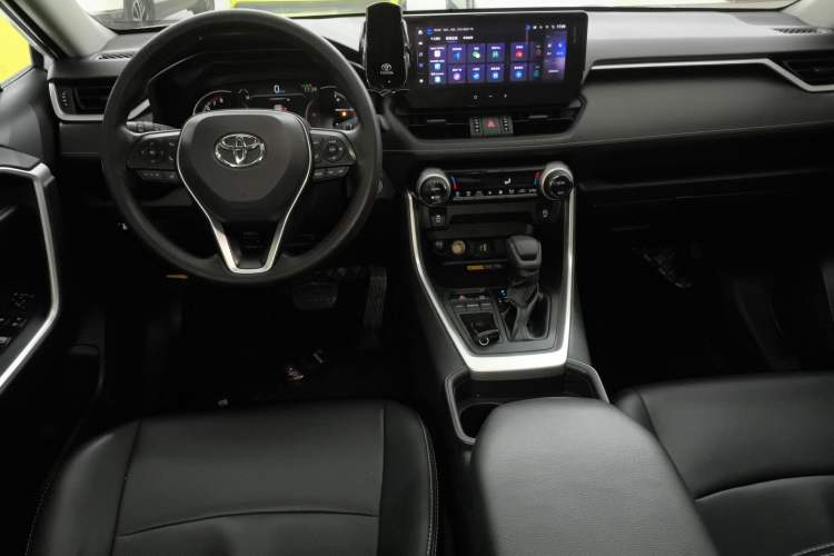 Used Toyota RAV4 2024 2.0L CVT Two-Wheel Drive Fashion Edition
