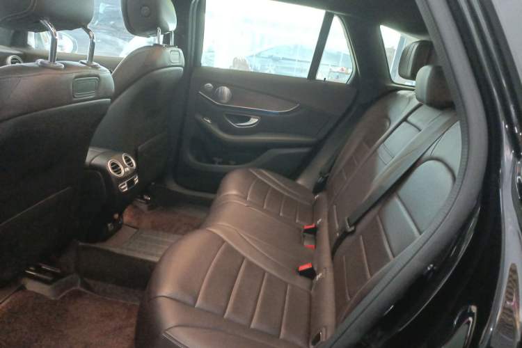 Used Mercedes-Benz GLC 2019 Refreshed GLC 300 L 4MATIC Dynamic Edition
