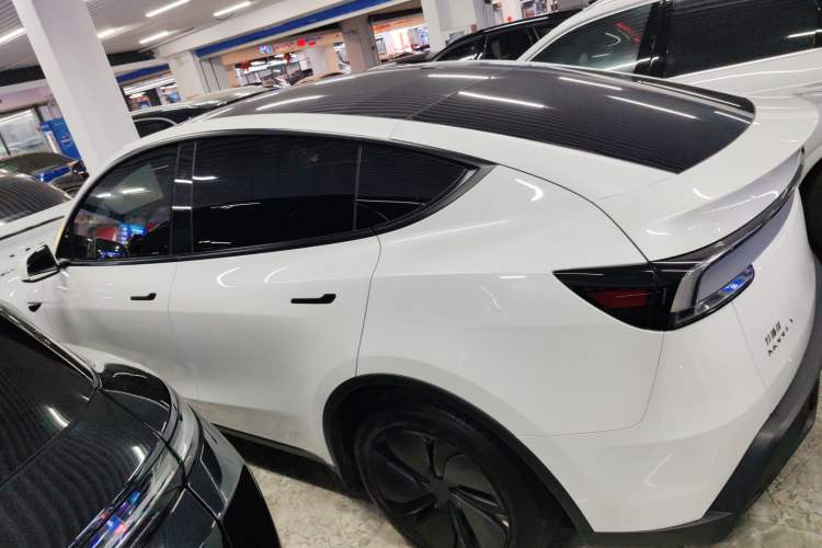 Used Tesla Model Y 2025 Rear-Wheel Drive First Edition
