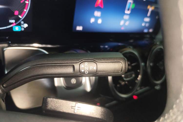 Used Mercedes-Benz GLB 2024 GLB 200 Fashion Model
