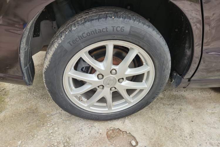 Used BYD M6 2013 2.4L Automatic Prestige Model
