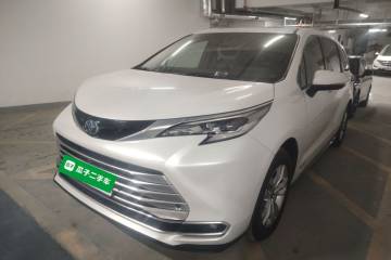 Used Toyota Sienna 2021 2.5L Hybrid Platinum Edition